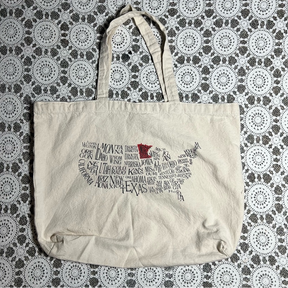 Stylish Cream Tote Bag with USA Map Design - Minnesota